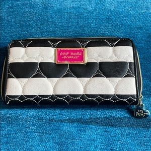 Betray Johnson wallet